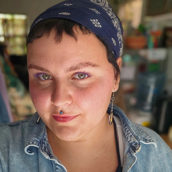 Meet your Posher, Sara - Picture 1 of 1